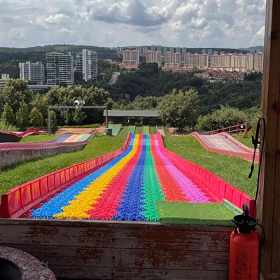 اسلایدهای رنگین کمان محبوبیت جهانی به دست آوردند، طراحی نوآورانه منجر به روند جدید در سرگرمی های ...