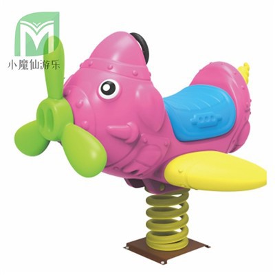 اسباب بازی بچه های در فضای باز